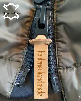 Zipper Pulls With Logo